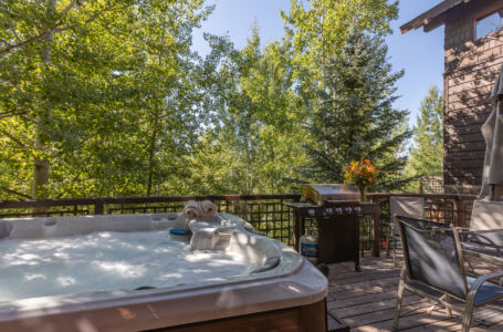 11 Hot Tub And Barbeque Patio Area