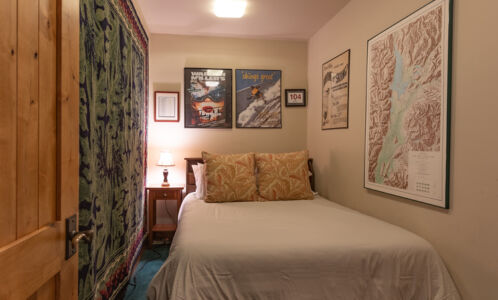30 Guest Room With Queen Bed